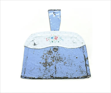 dust_pan_R-Edit_web.jpg